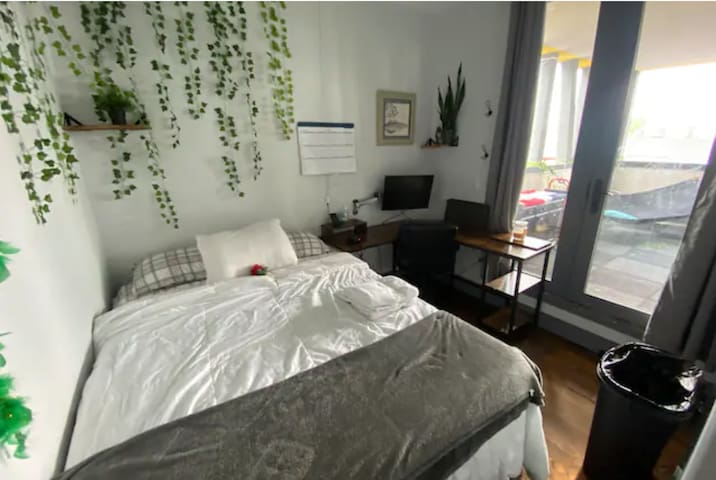 Master 3bedroom with Huge Patio, Gym, Roof Deck★