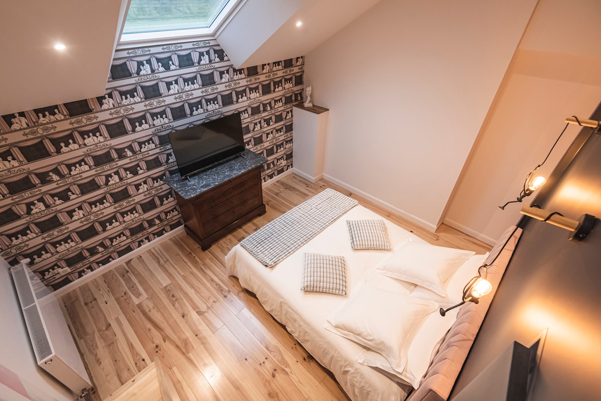 Buppet Festival Room