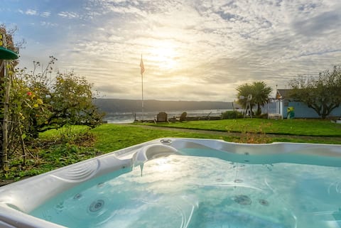 Water Front on Hood Canal - Hot Tub & EV Charger
