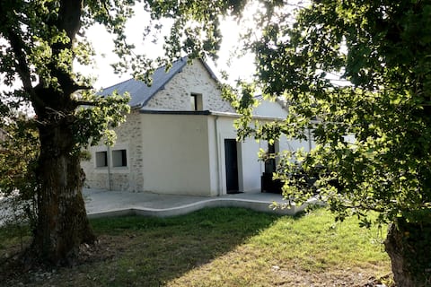 Nice farmhouse near Canal de Nantes à Brest - 8P