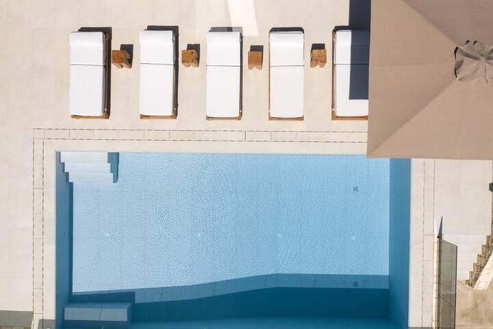 Amalthia Villa, Heated Pool & Walk to the Beach gallery image 3