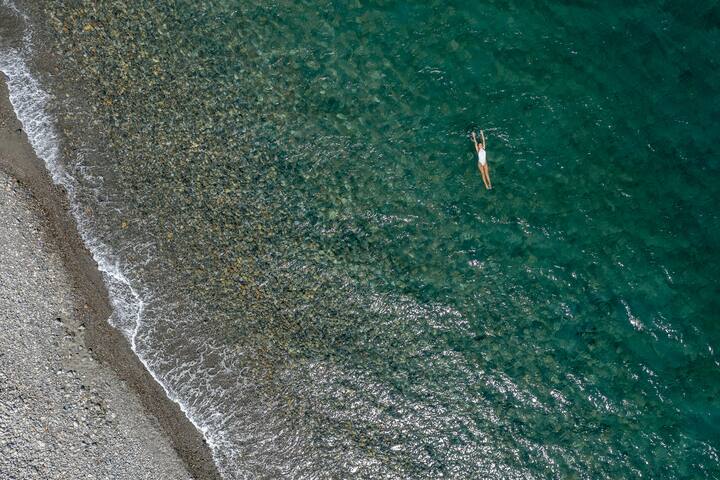 Amalthia Villa, Heated Pool & Walk to the Beach gallery image 5