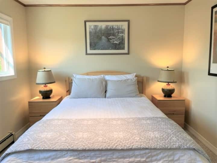 ห้องนอน 1 พร้อมเตียงควีนไซส์