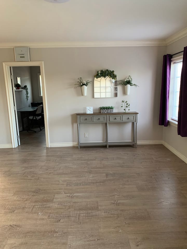 Delightful 1 Bedroom & Den In Gated 2 Acre Garden - Pomona, CA