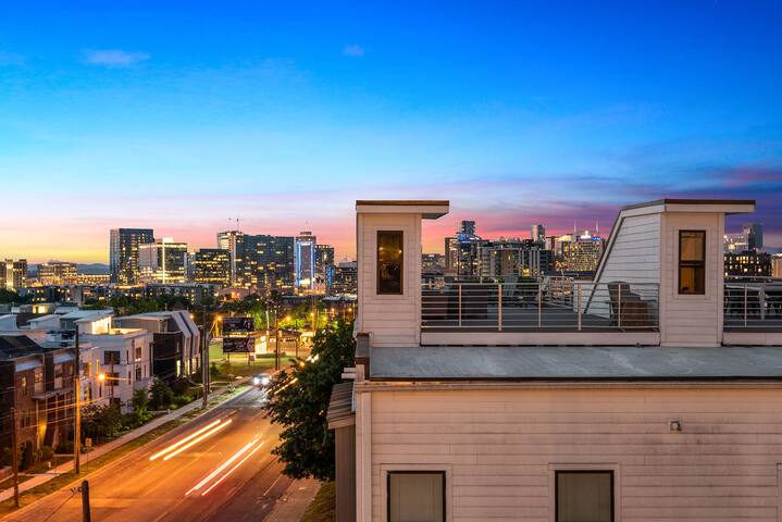 Two luxury homes~ Walkable to The Gulch & Downtown gallery image 4