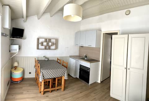 Top Airbnb: Cottage 250 m from the beach and 400 m from the village square à Sainte Marie De Ré