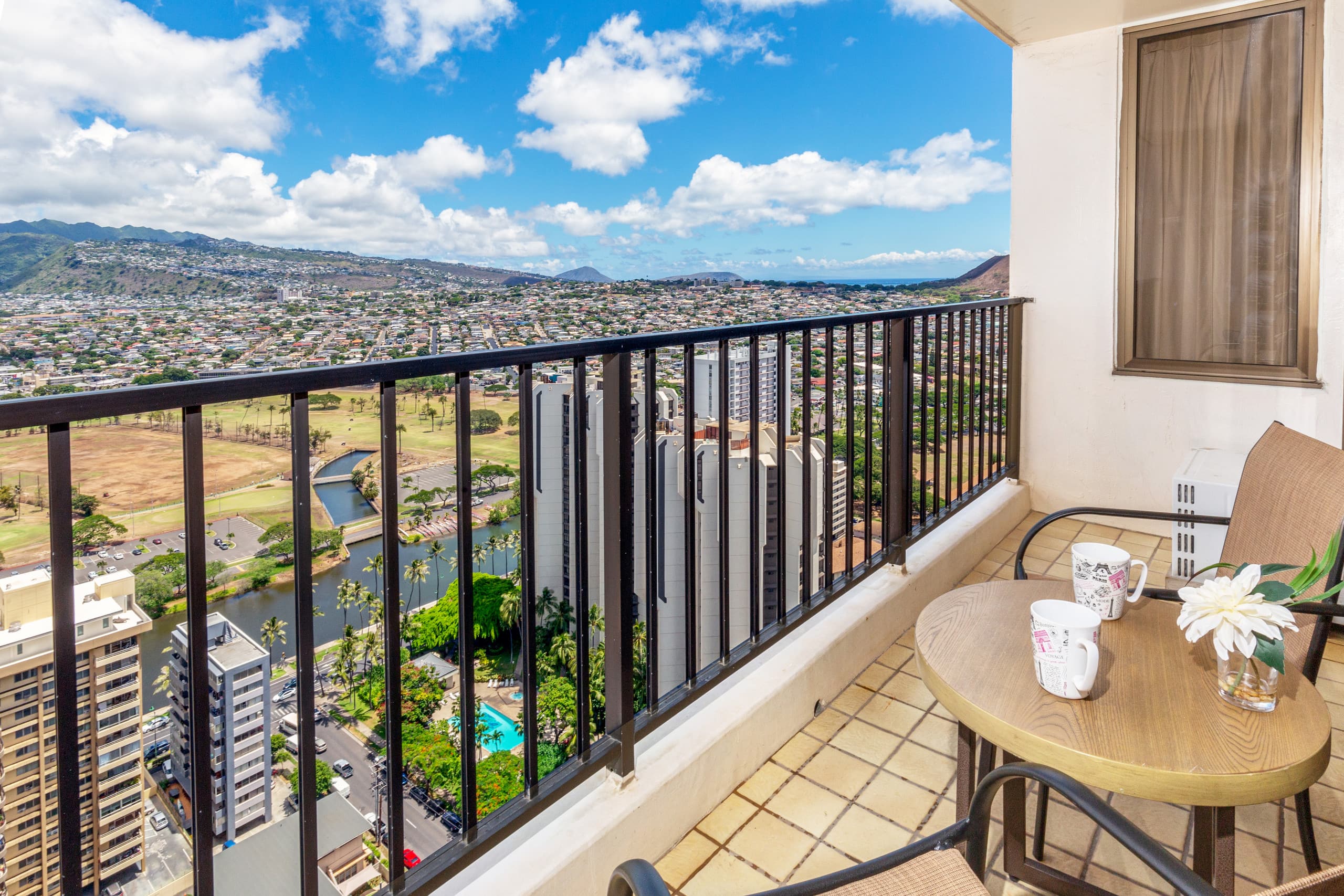 Condo in Honolulu · ★4.88 · 1 bedroom · 2 beds · 1 private bath - Image 9