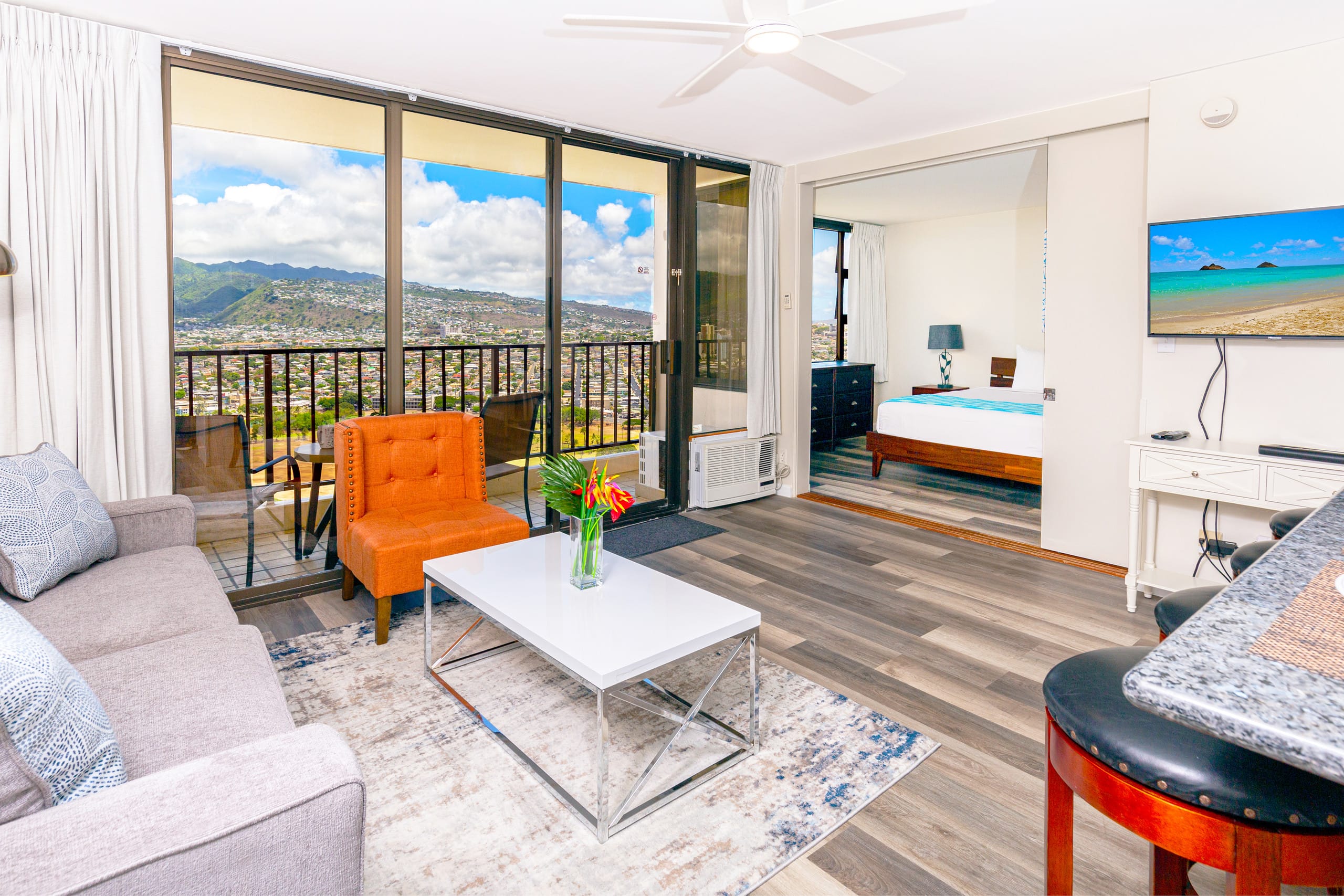 Condo in Honolulu · ★4.88 · 1 bedroom · 2 beds · 1 private bath - Image 2