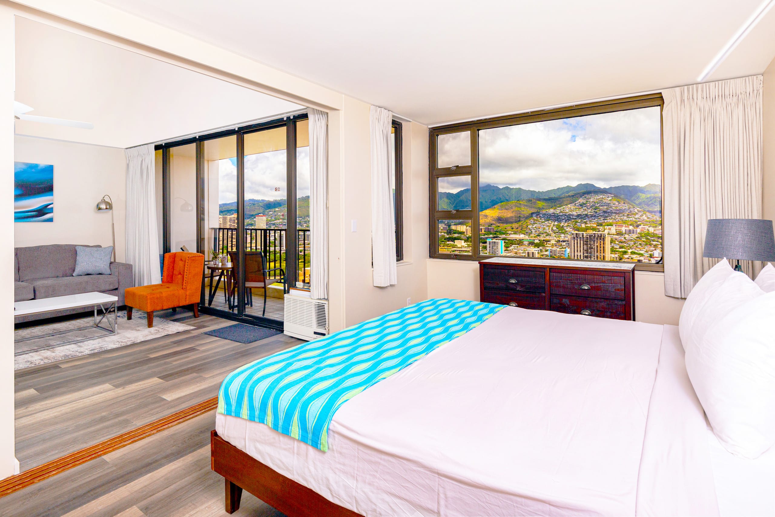 Condo in Honolulu · ★4.88 · 1 bedroom · 2 beds · 1 private bath - Image 6