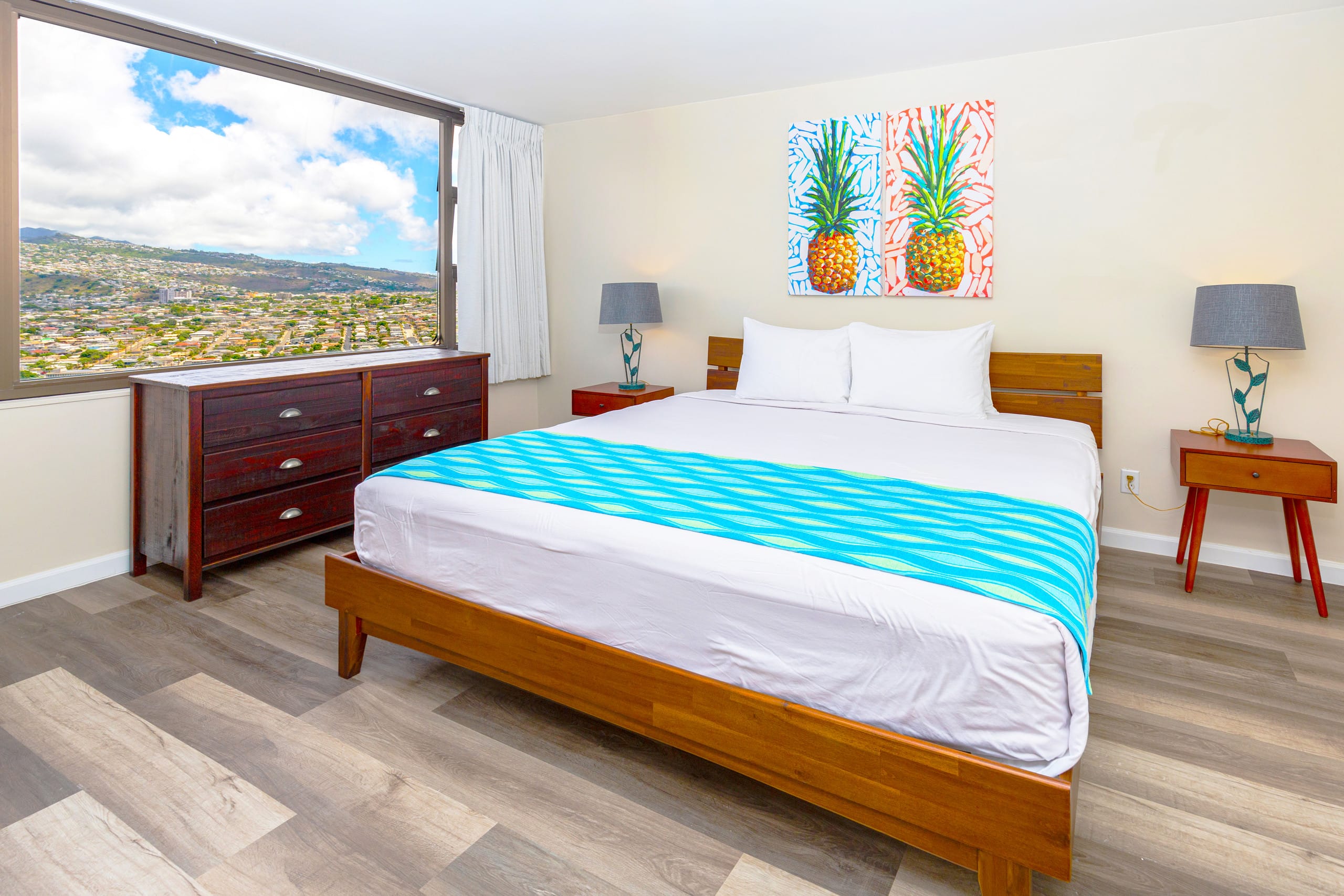 Condo in Honolulu · ★4.88 · 1 bedroom · 2 beds · 1 private bath - Image 5