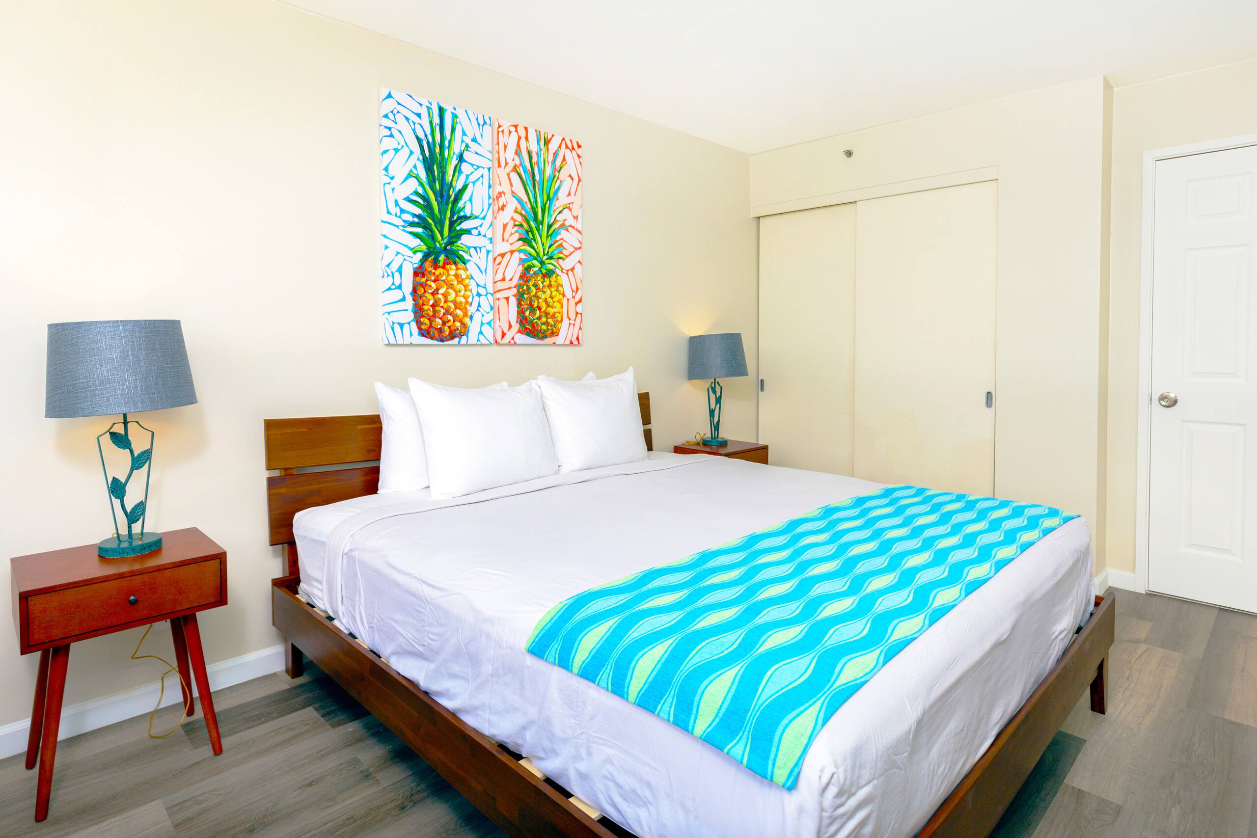 Condo in Honolulu · ★4.88 · 1 bedroom · 2 beds · 1 private bath - Image 7
