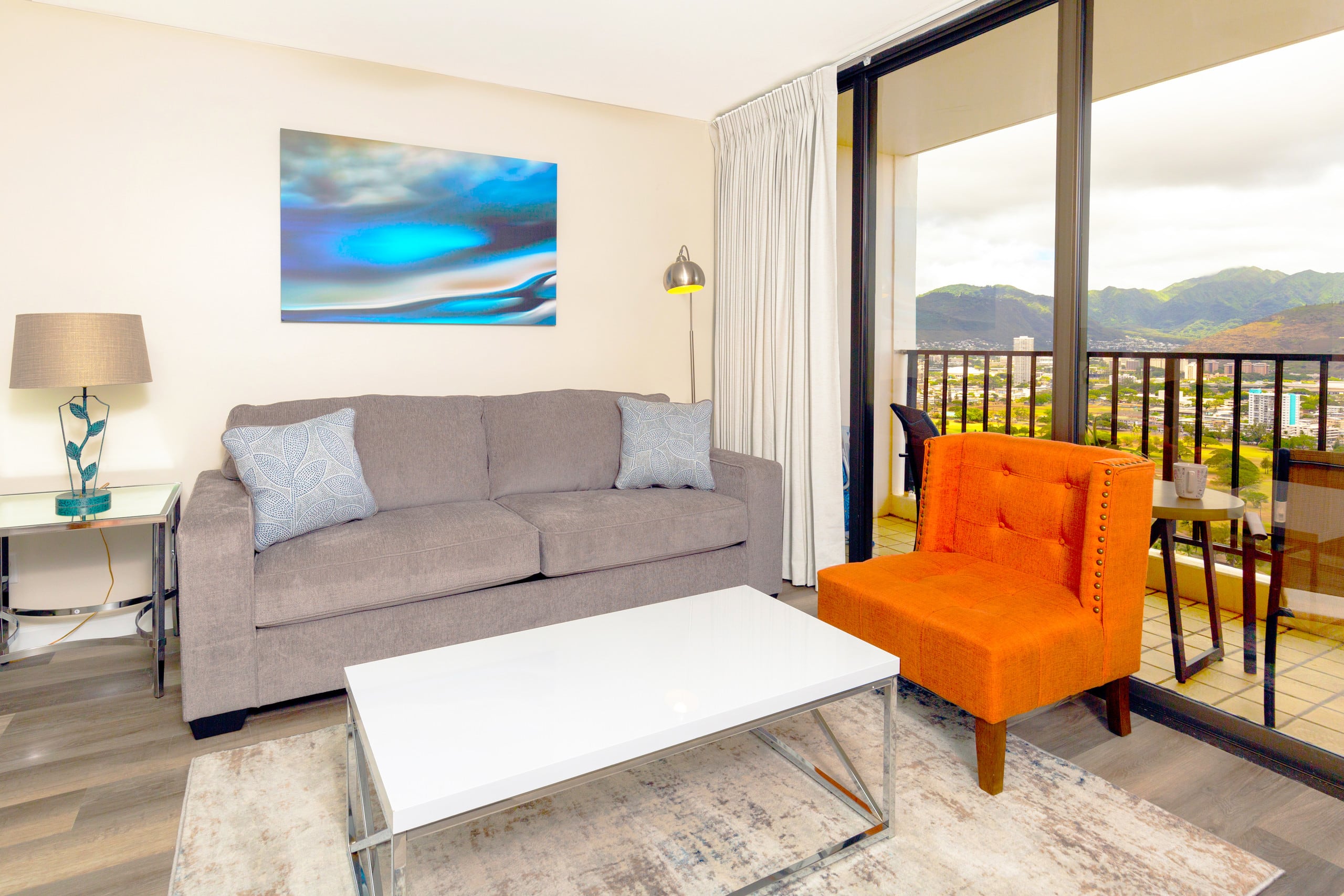 Condo in Honolulu · ★4.88 · 1 bedroom · 2 beds · 1 private bath - Image 3