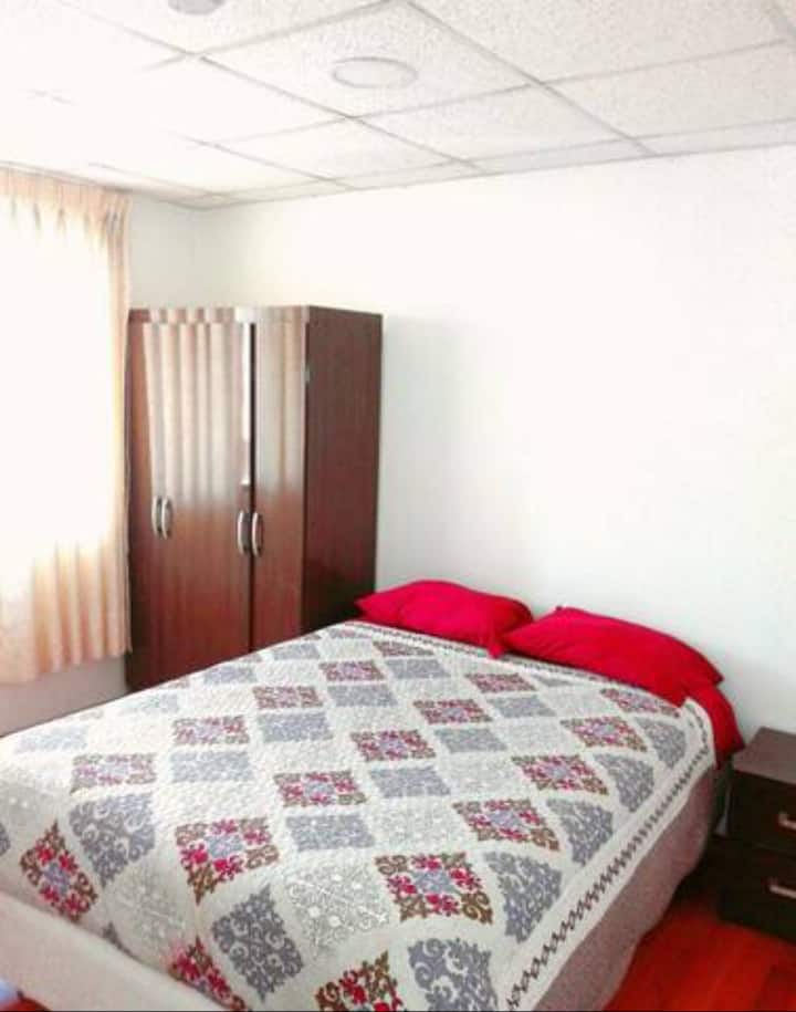 Dvojposteľová izba s vlastnou kúpeľňou 