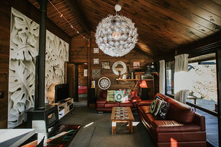 Kowhai Cottage, 10 Minute Stroll To Lake Wanaka. - Wanaka