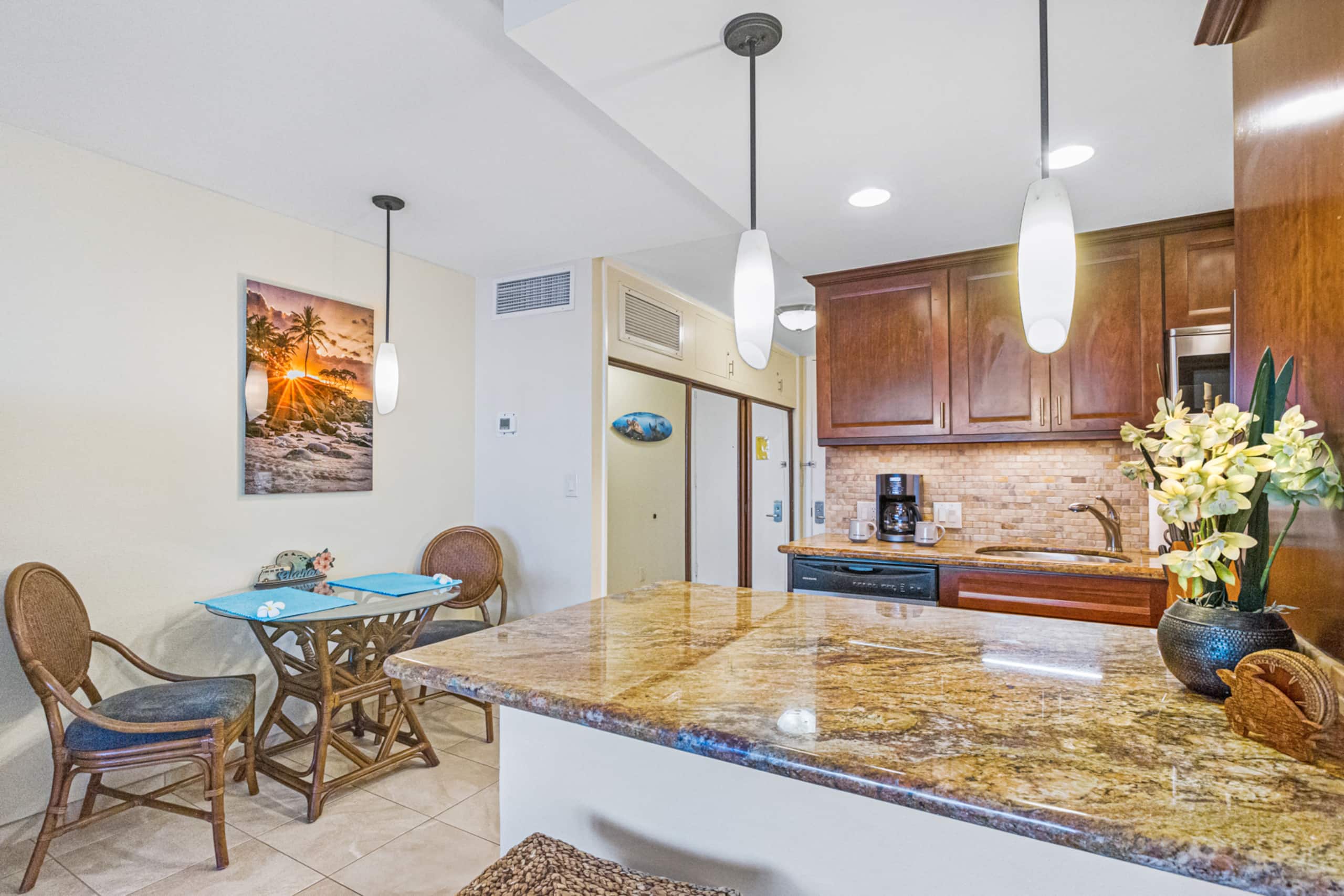 Condo in Lahaina · ★4.97 · 1 bedroom · 1 bed · 1 bath - Image 9