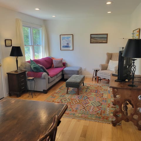 Bright and Cheerful Two Bedroom Home in Mystic