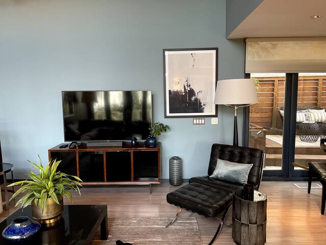 Hollywood Hills City & Canyon View Mid-Century gallery image 5