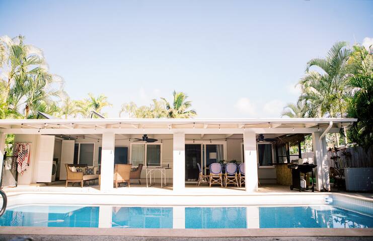 Large updated Kailua home, pool, AC, mins to beach gallery image 3