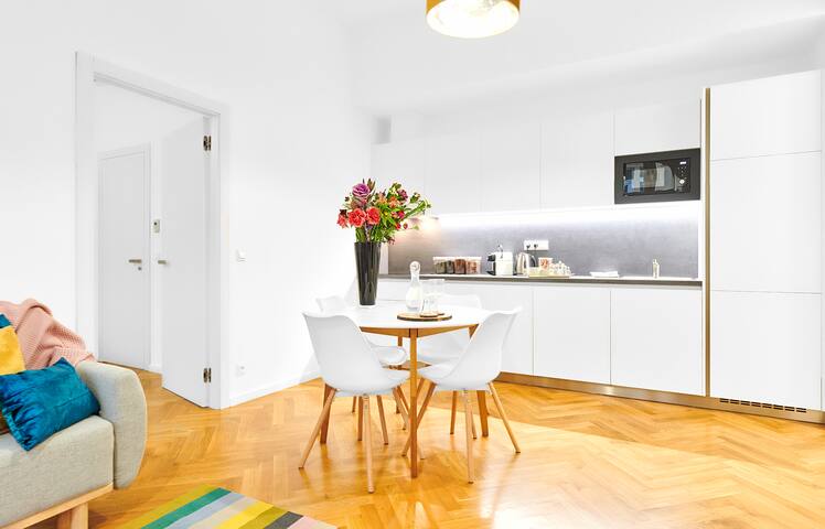 Bright Old Town 2-bedroom Apartment (4D) gallery image 2