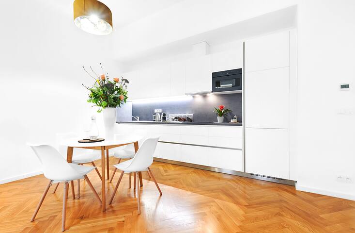 Bright Old Town 2-bedroom Apartment (4G) gallery image 2