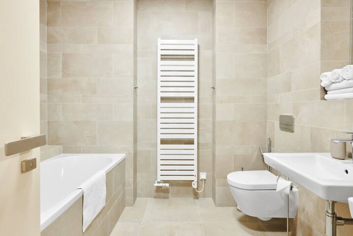 Bright Old Town 2-bedroom Apartment 4A gallery image 3