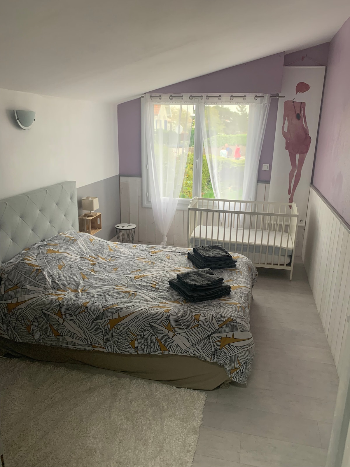 Slaapkamer 1, 140x190 tweepersoonsbed, optionele handdoeken