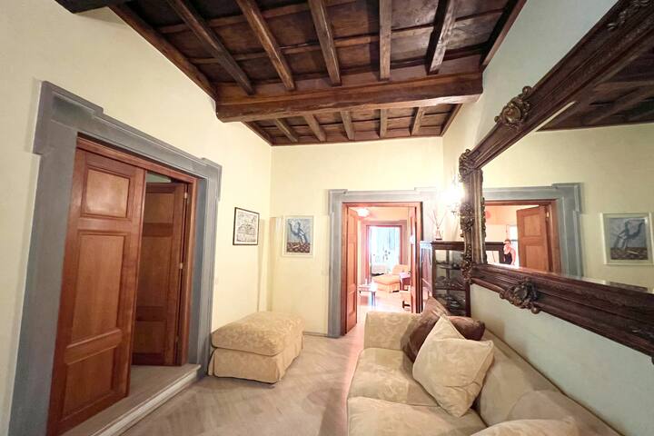 Lina Pantheon Golden Residence