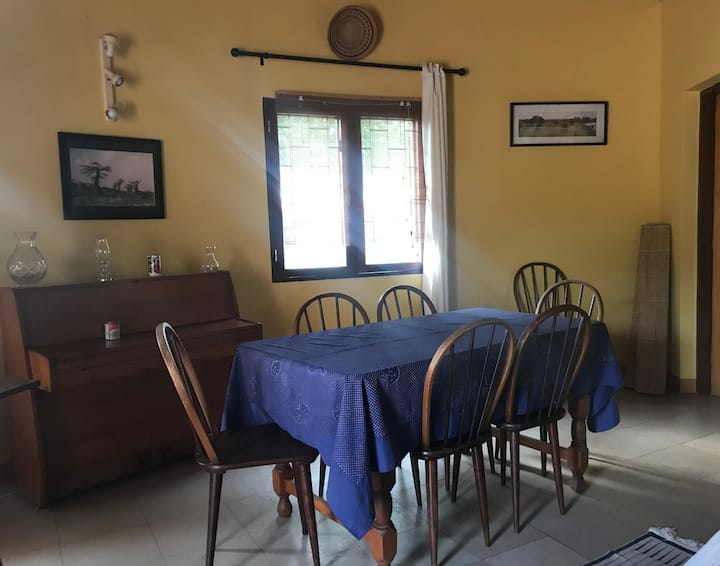 Beautiful Self-contained Traditional House For 2/3 - Maputo