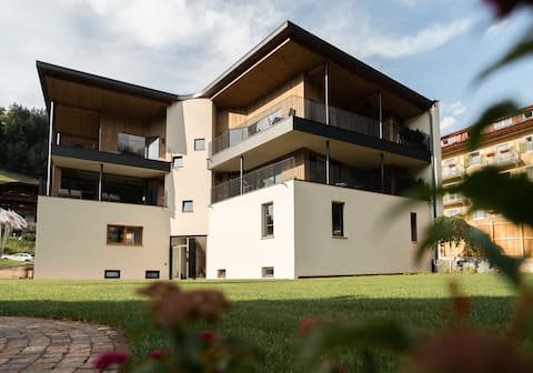 Successful Airbnb property: Apartment Focus with sauna - Chalet Insignis in Santa Cristina Gherdëina