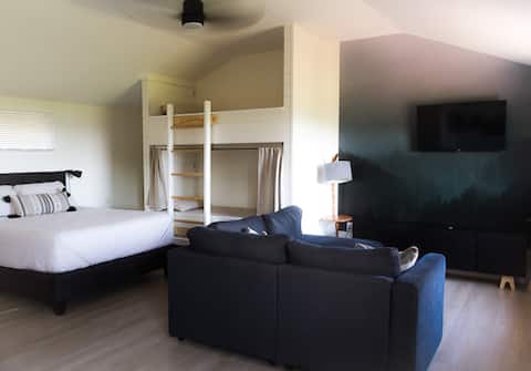 Popular Airbnb listing: Steel Away Cottage 2 in North Shore