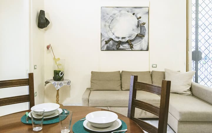 Casa Caterina | Appartamento Spazioso In Centro - Naples