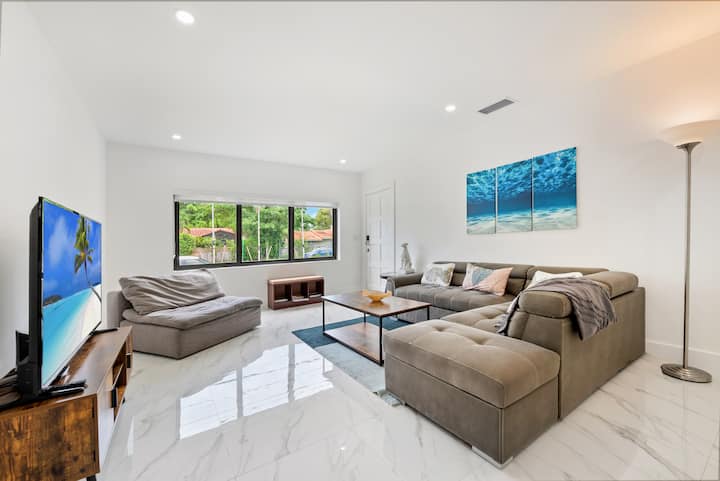 Silver Bluff Private&centric-3be-2ba-heated Pool - Miami