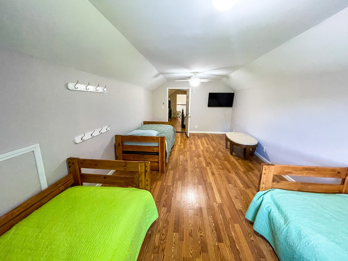 Récemment mis à jour avec le rangement et le tapis de cube, de nouvelles photos bientôt !