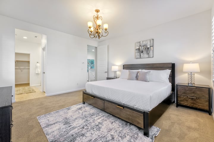 Instant Tour: 1st Floor Bdr For Relocation M#41153 - Mission Viejo, CA