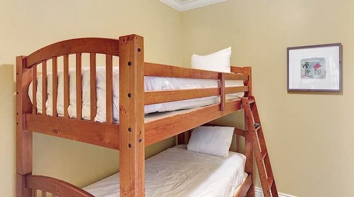 Small 2nd Bedroom with Bunk Beds
