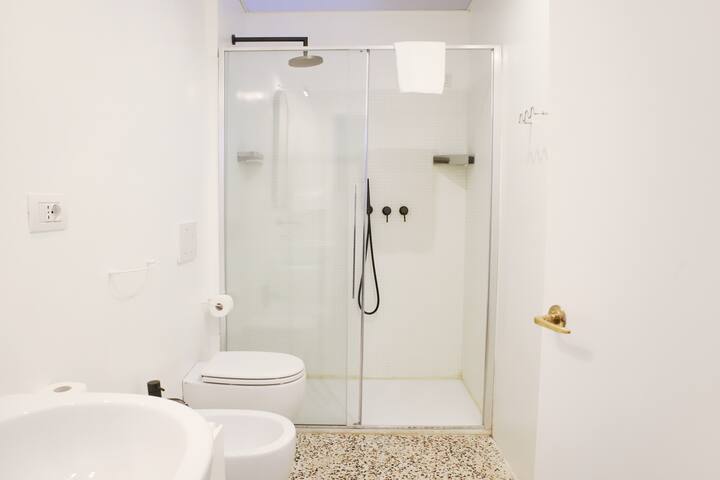 Ca Mascaron Main Apartment with Canal View gallery image 5