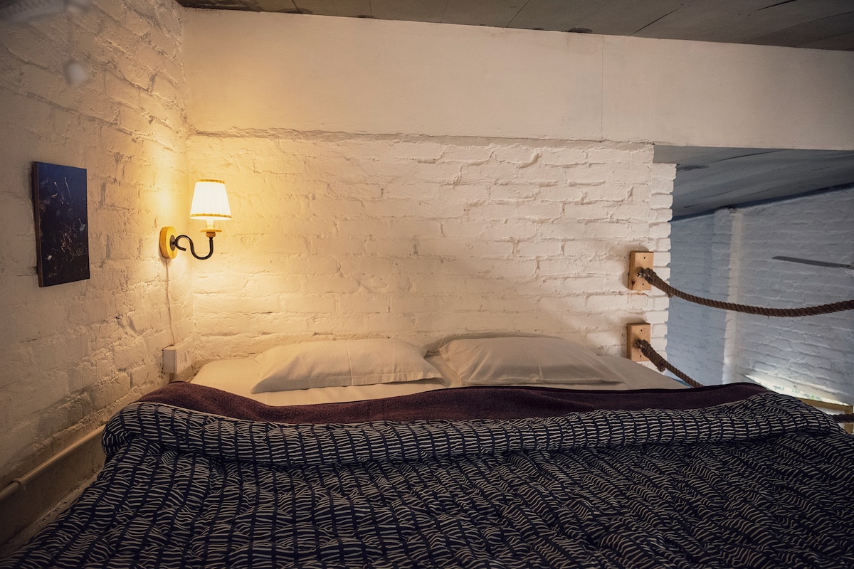 เตียงใต้หลังคาสำหรับความฝันในวัยเด็ก (ห้องนอน 2)