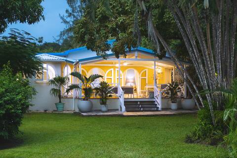Amazing 6-7 bed villa 4 mins walk to Mullins beach