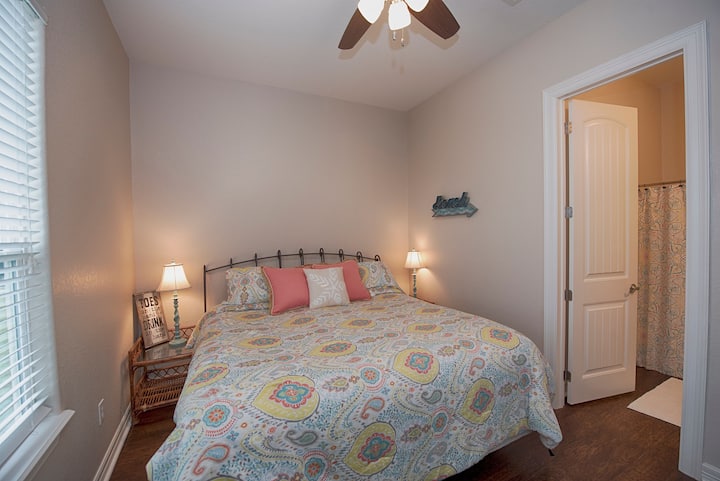 This bay side view suite offers lively designer decor, a streaming flat screen tv, full bathroom with granite countertops and hair dryer. 