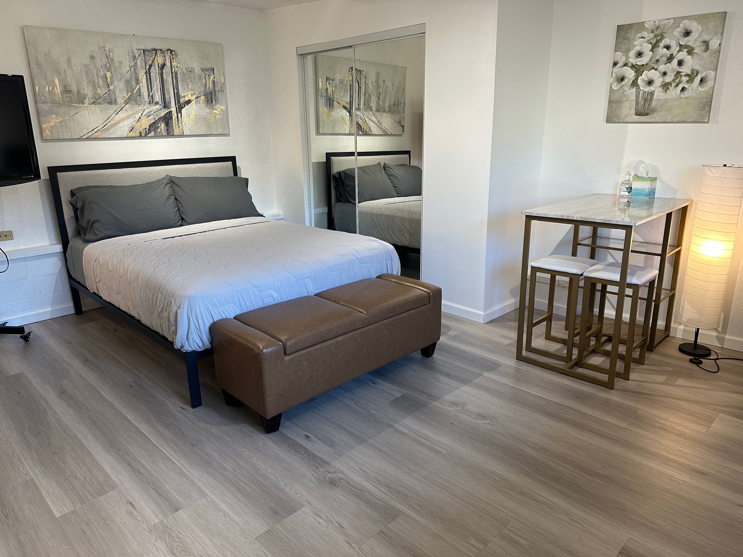 Guesthouse in San Francisco · ★4.88 · Studio · 2 beds · 1 bath - Image 1
