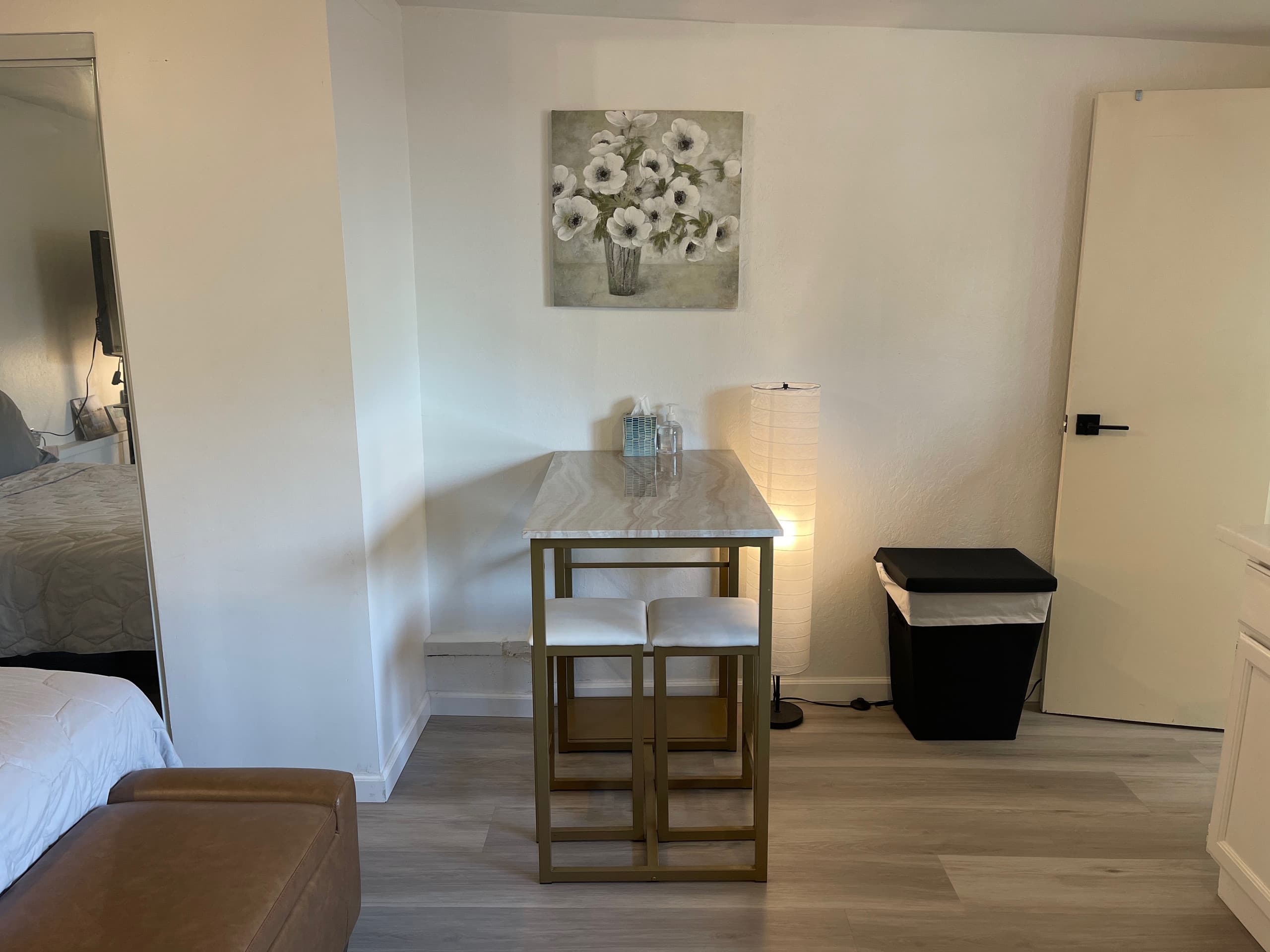 Guesthouse in San Francisco · ★4.88 · Studio · 2 beds · 1 bath - Image 4