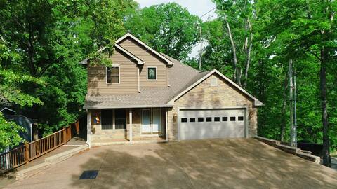 Relaxing 6 Bedroom Home Near Murray and KY Lake