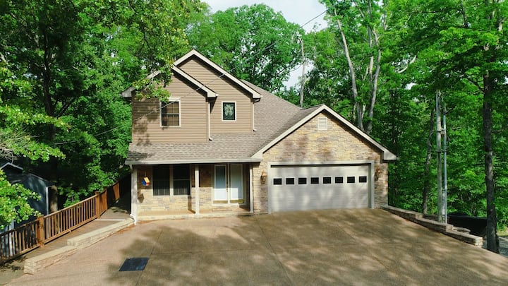Relaxing 6 Bedroom Home Near Murray and KY Lake