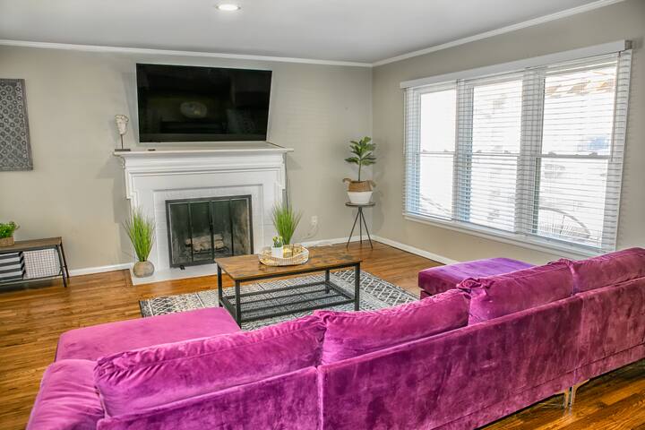 The TCU Game Day House w/Game Room/Hot Tub gallery image 5