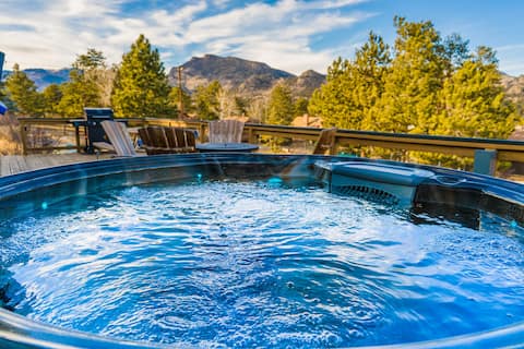Hot Tub, Fireplace & Deck Near National Park