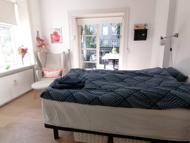 Perfect location in the center gallery image 3