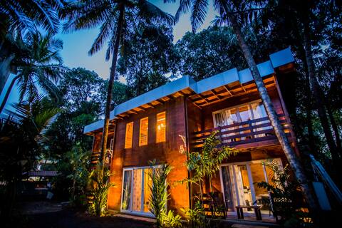 Woodnest GOA with Hydro-Tub