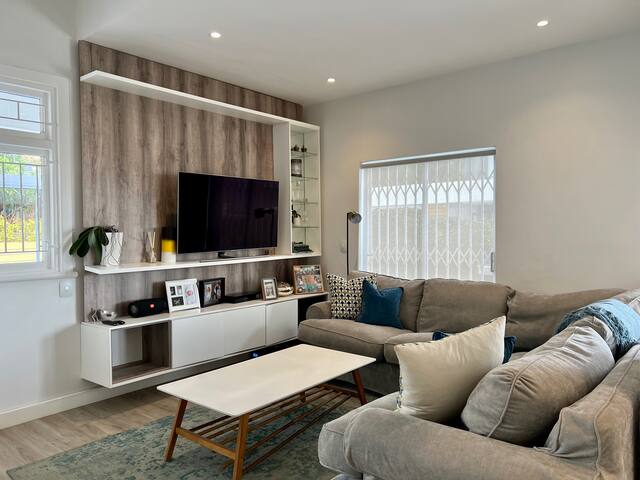 Bright family home, great location + solar power gallery image 4