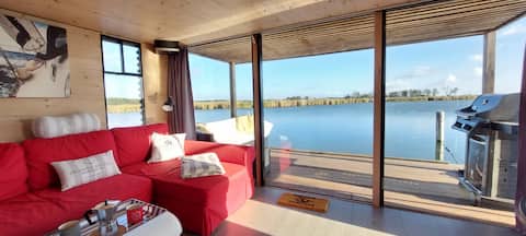 Erfolgreiche Airbnb-Immobilie: Houseboat in Loddin on the island of Usedom in Loddin