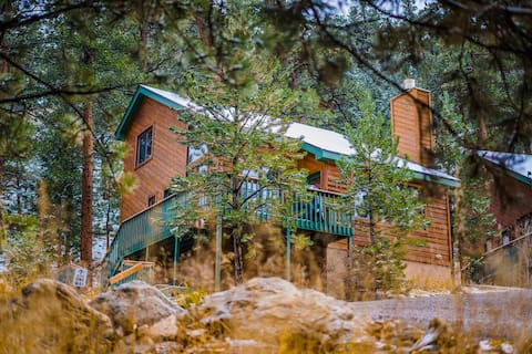 Walk to National Park! Mountain Cabin w/ Fireplace